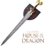 Epée de Rhaenyra House of the Dragon sur son support des Targaryen