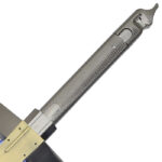 Epée Dark Drinker dans Destiny gros plan sur la poignée striée