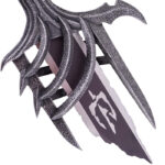 Epée Brisée de Sauron gros plan sur la garde et la marque de Sauron