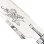 Gunblade Epée de squall Final Fantasy gravure du lion en gros plan