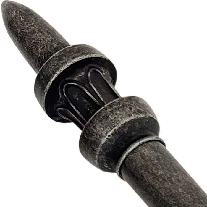 Primer plano del pomo de la Gran Espada de Artorias