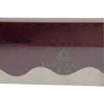 Primer plano del logotipo de la katana funcional Kurenai en la hoja