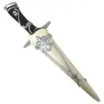 dague de Joshua Rosfield dans son fourreau