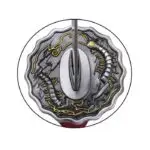 Bloodshade katana de Naoe, gros plan sur la garde en métal