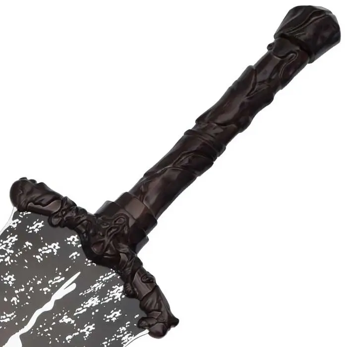 Épée Simoso de Verso – Clair Obscur Expédition 33, gros plan sur la poignée