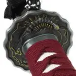 Katana Bloodshade de Naoe gros plan sur la garde en acier