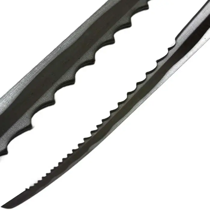 Katana Bloodshade de Naoe lame dentelée en acier