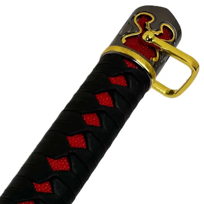 Katana Rivière de Sang pommeau et poignée gros plan