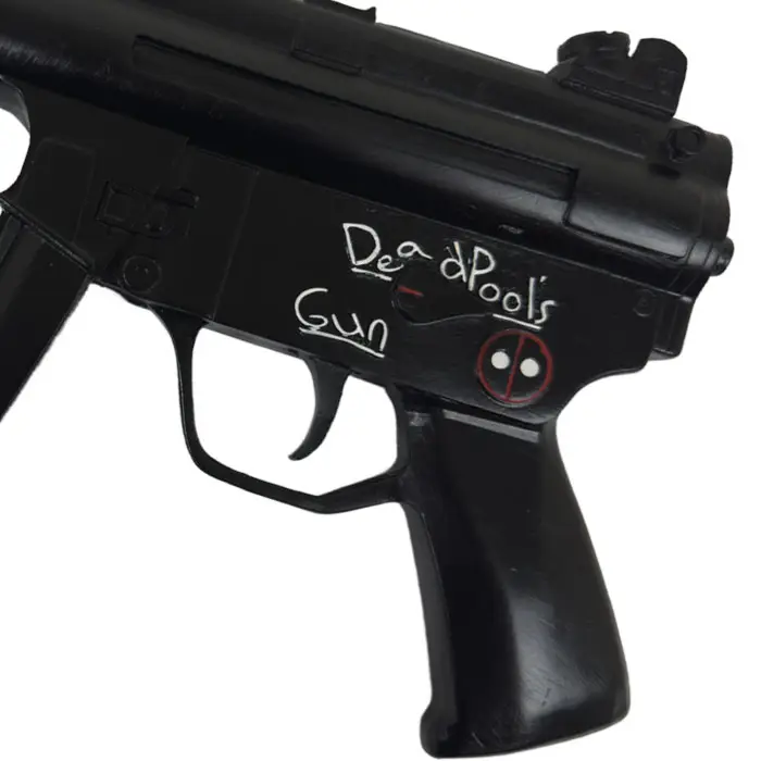 pistola-Deadpool-empuñadura