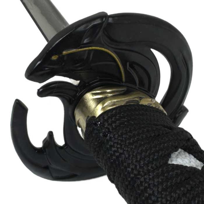 Katana Wolf Blade gros plan sur la garde en forme de loup