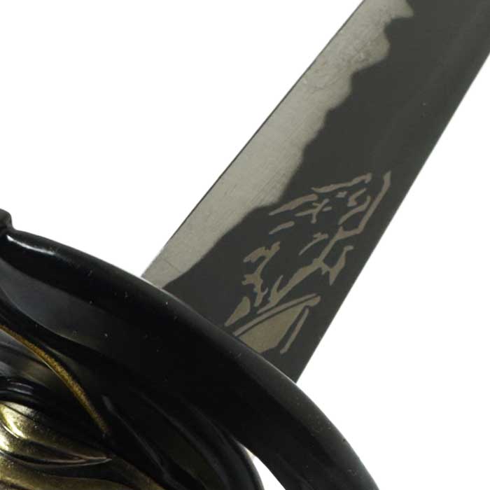 Katana Wolf Blade gros plan sur la gravure du loup sur la lame