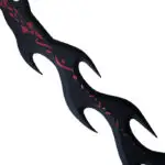 Dark Dragon Blade gros plan sur la lame noir avec des éclats rouges