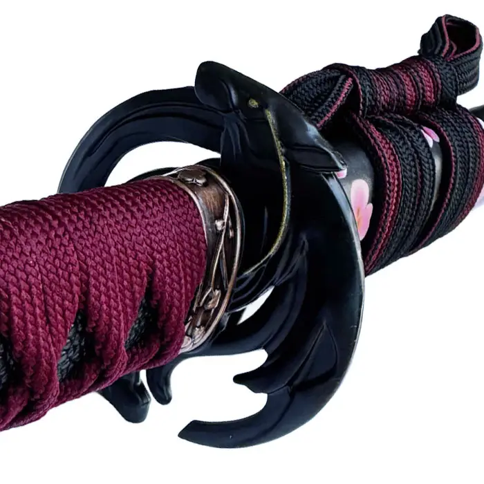 Katana Sakura in Moonlight garde vu de côté