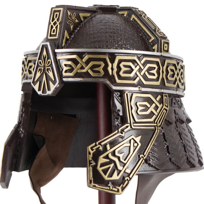 Casque fde gimli zoom sur les motifs géométriques en relief